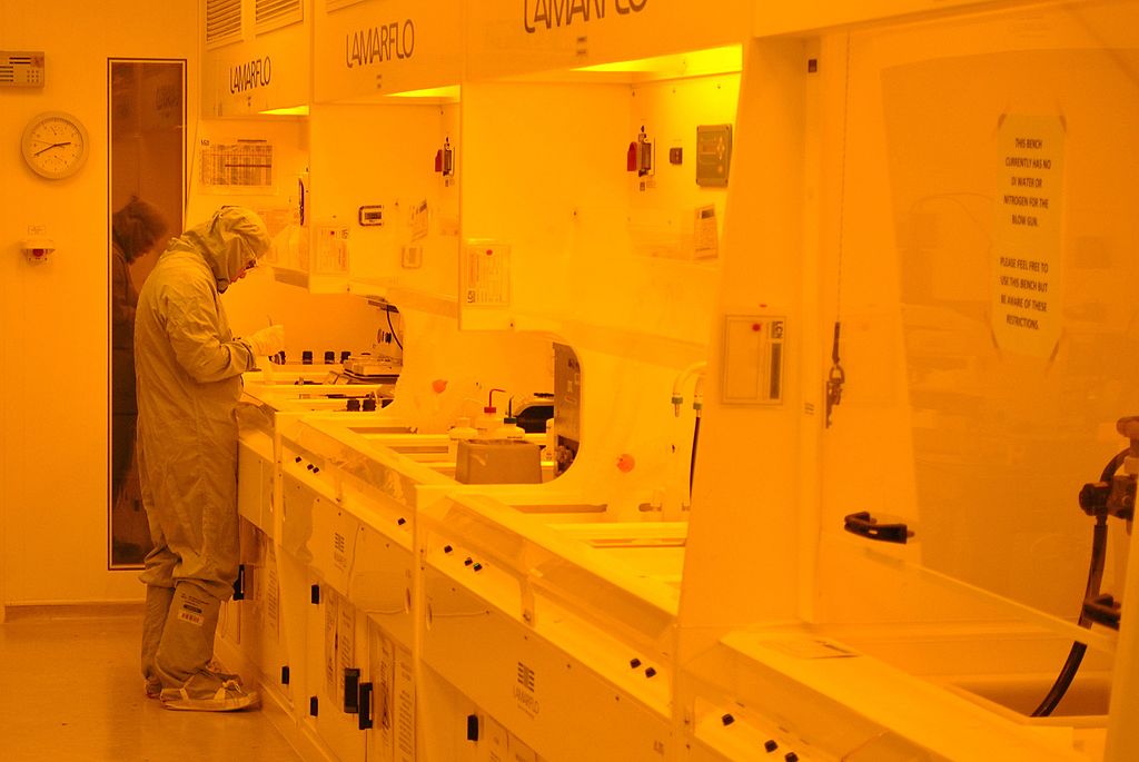 Why is air conditioning so important for clean rooms?